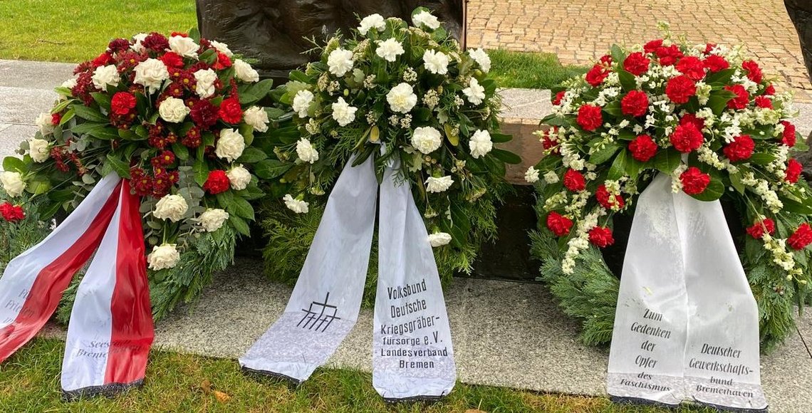 Kranzniederlegung zum Antikriegstag in Bremerhaven am 1. September 2025